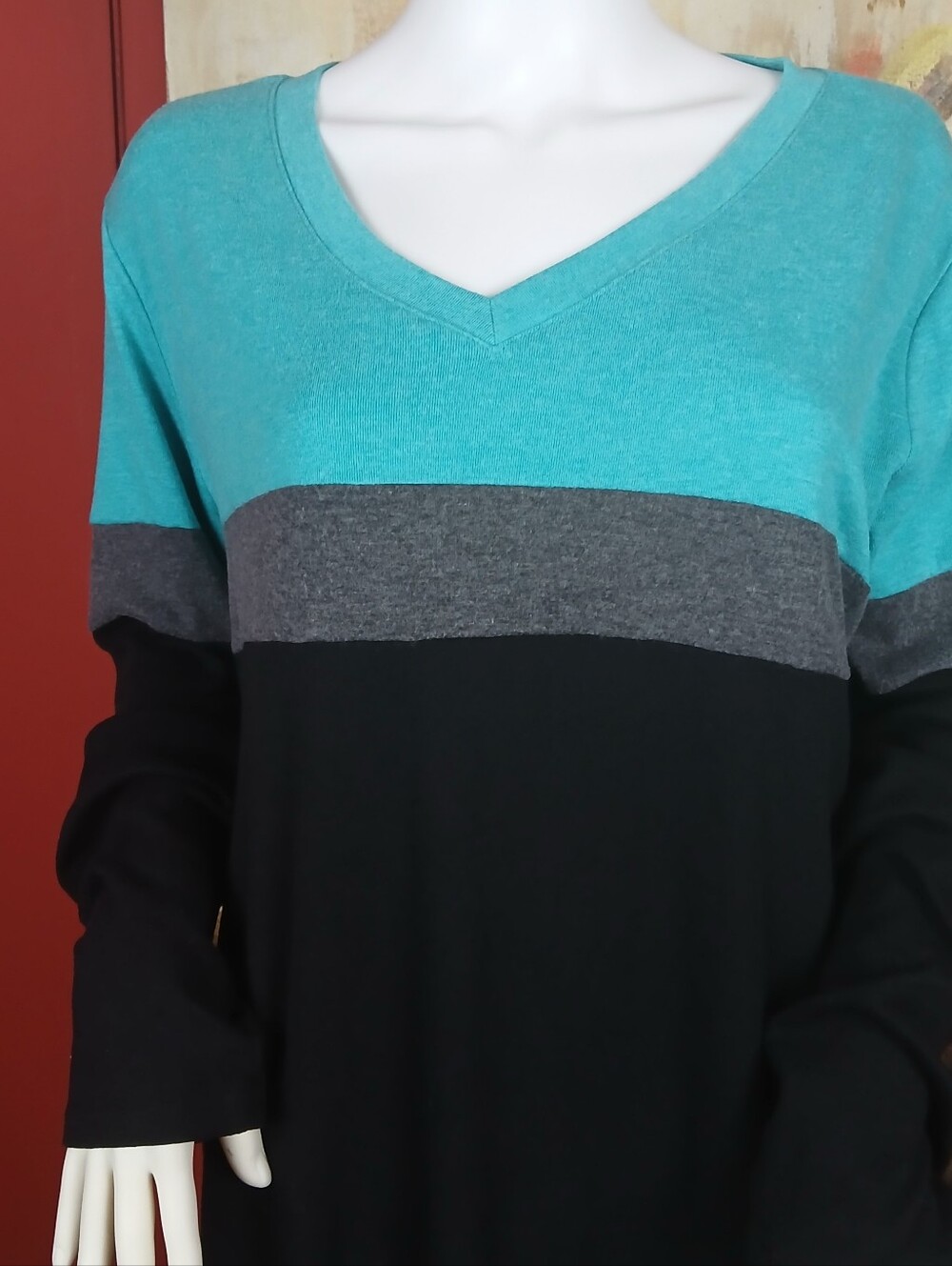 Colorblock V-Neck Sweater in Teal, Gray & Black